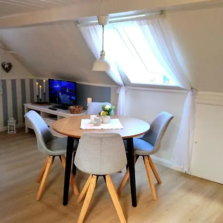 Achterdeck - Alte Schmiede Neugarmssiel * Schillig